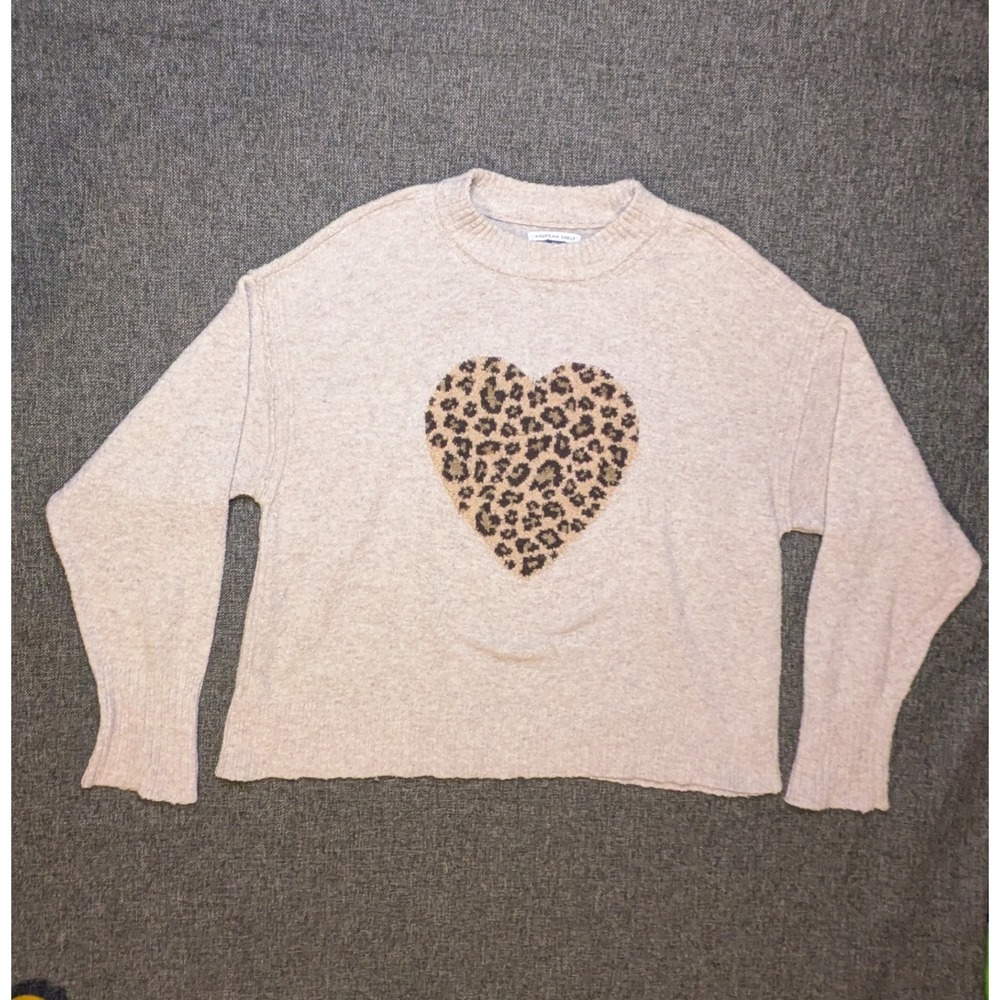 American Eagle Women's Medium Crewneck Sweater Cheetah Print Heart Logo